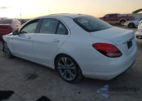 2018 Mercedes-Benz C 300 из США, поврежденный, VIN 55SWF4JB1JU237310